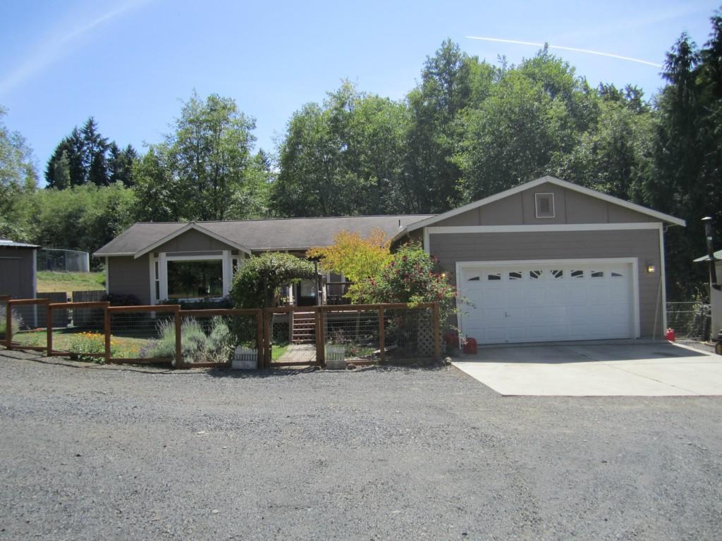 137 Ridgecrest Dr - Photo 1