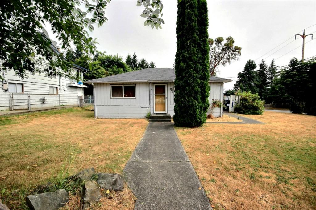 344 184th St - Photo 1