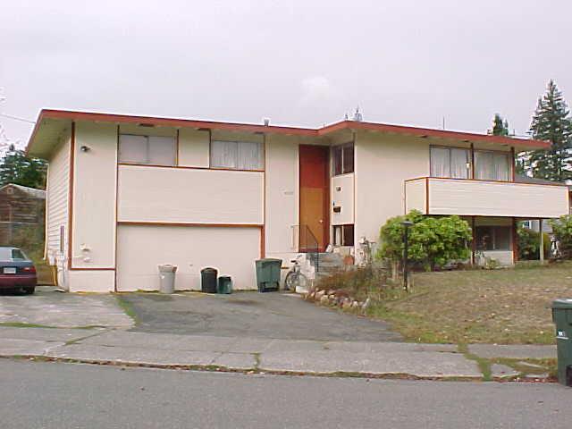 4707 222nd St - Photo 1