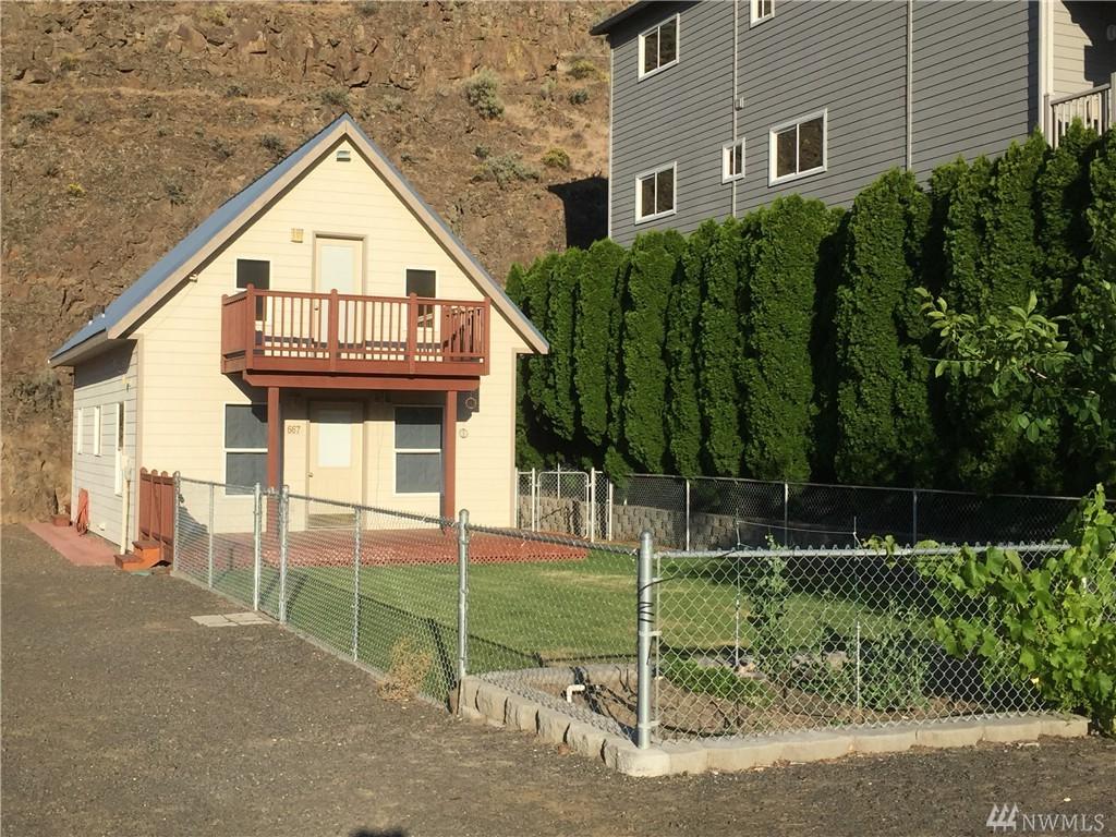 667 Section Ave - Photo 1
