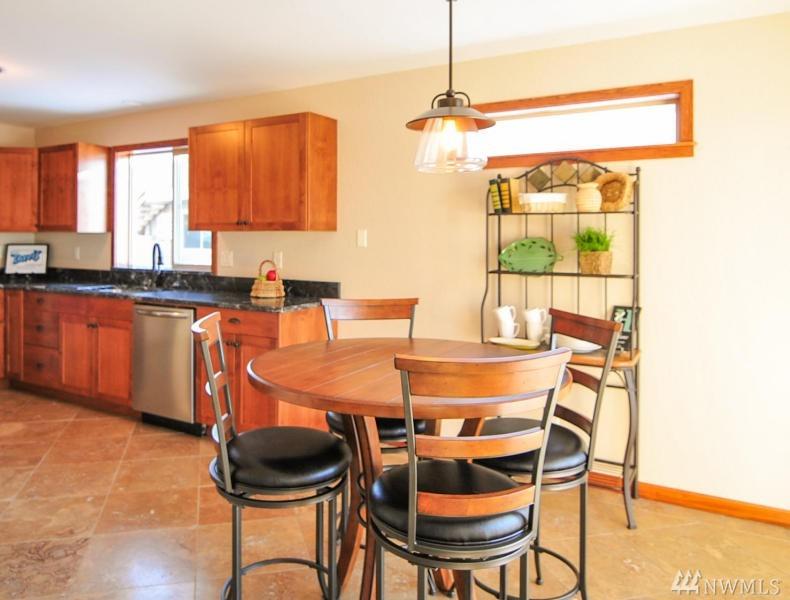 520 11th St - Photo 1