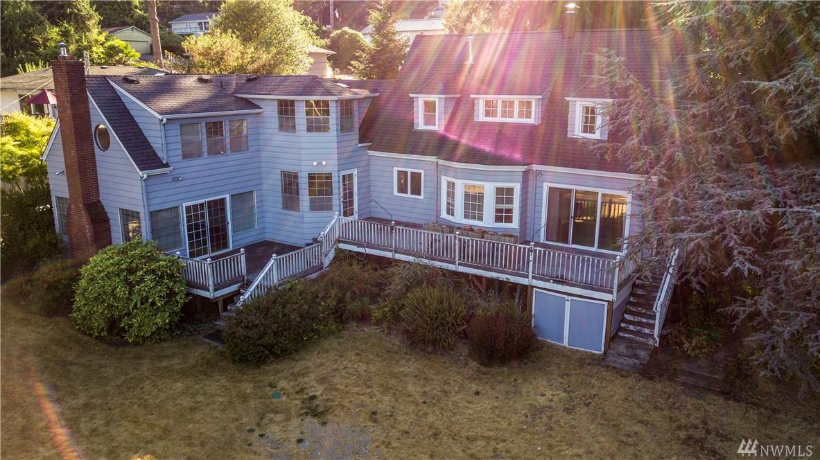 6211 Soundview Dr - Photo 1