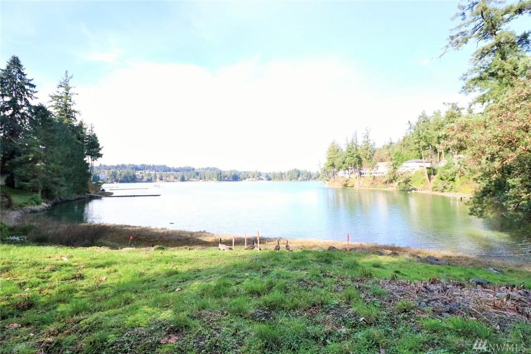 915 Shorecliff Rd - Photo 1