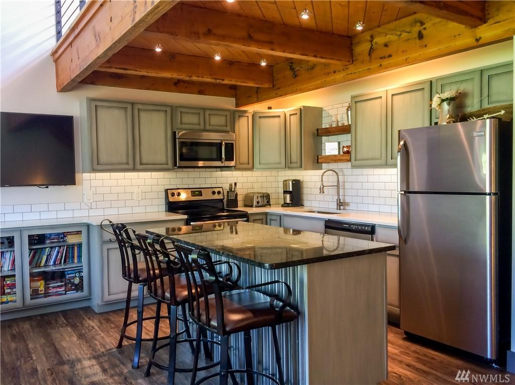 8903 Crescent Bar Rd. Nw - Photo 1
