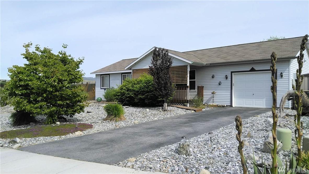 110 Iowa Ct - Photo 1