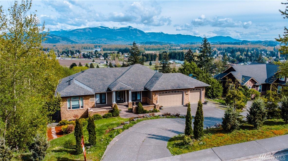 1064 Burlington Heights Dr - Photo 1