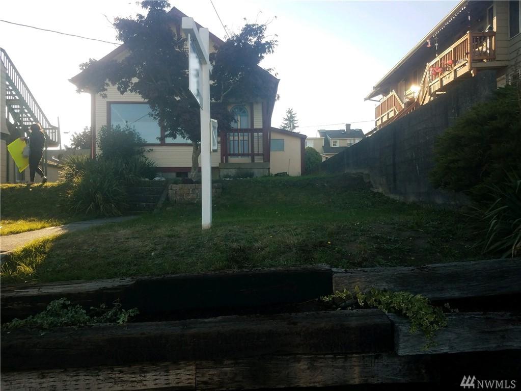 2726 Pine St - Photo 1