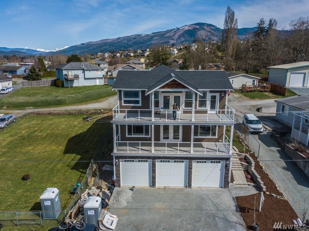 17183 Lake View Blvd - Photo 1