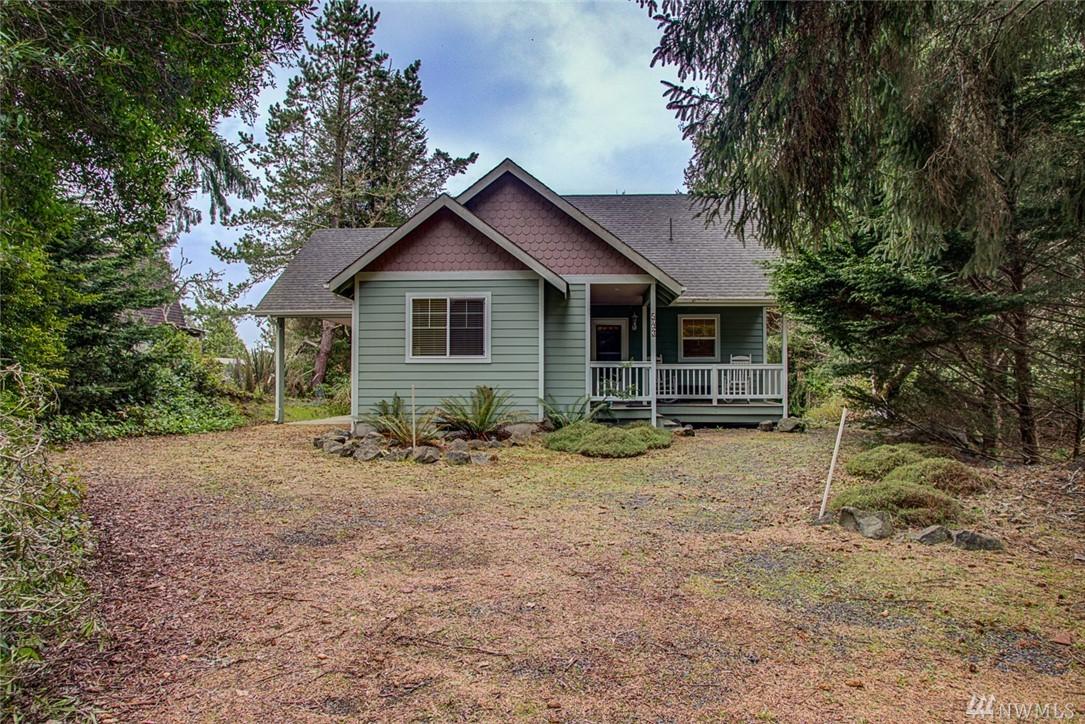 543 Quinault Ave - Photo 1