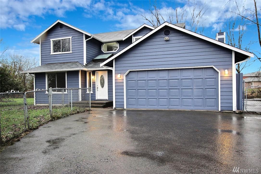 2426 Pioneer Ave - Photo 1