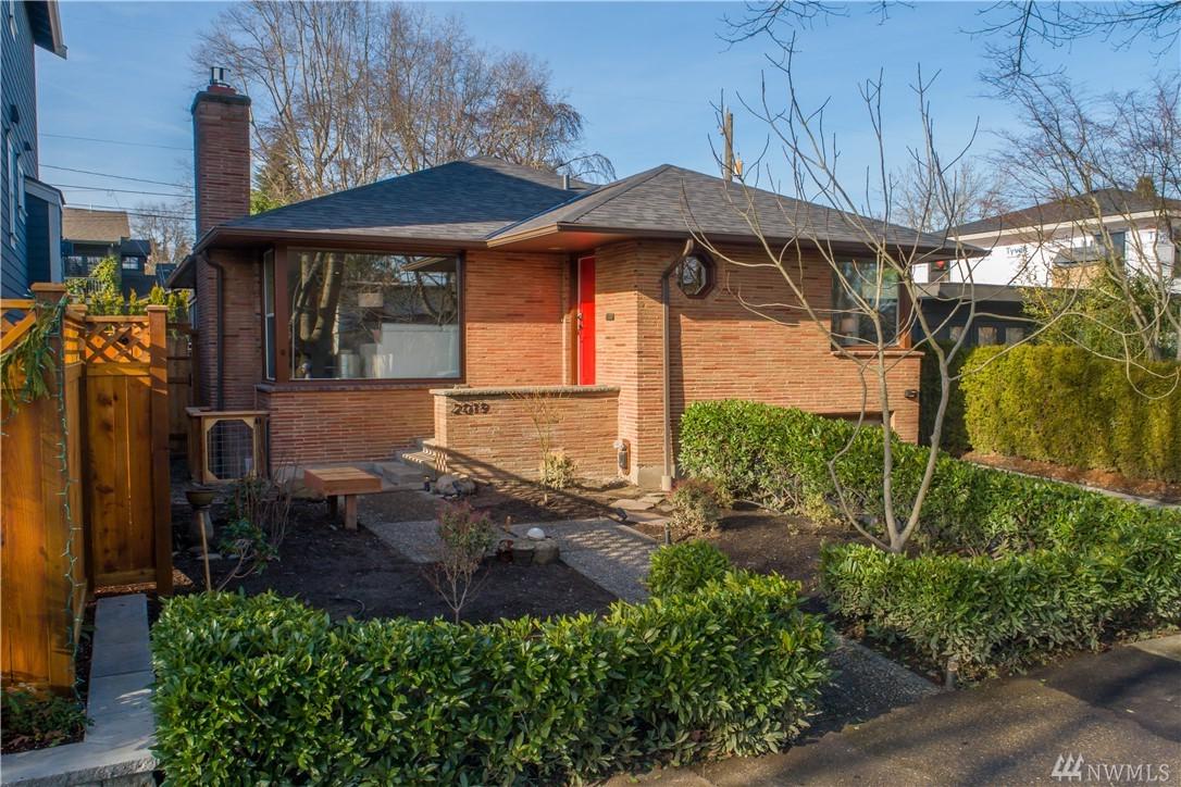 2019 Mcgilvra Blvd - Photo 1