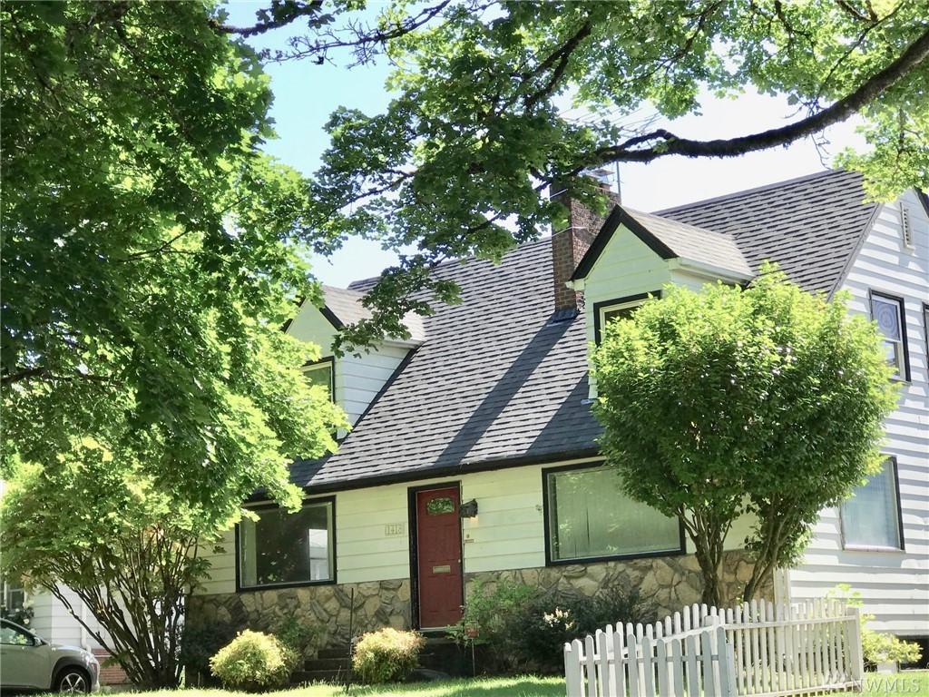 1418 19th Ave - Photo 1