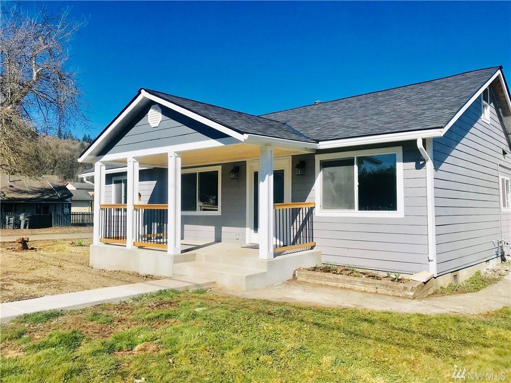 215 3rd Ave - Photo 1