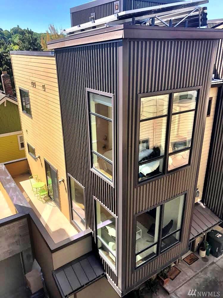 4927 39th Ave - Photo 1