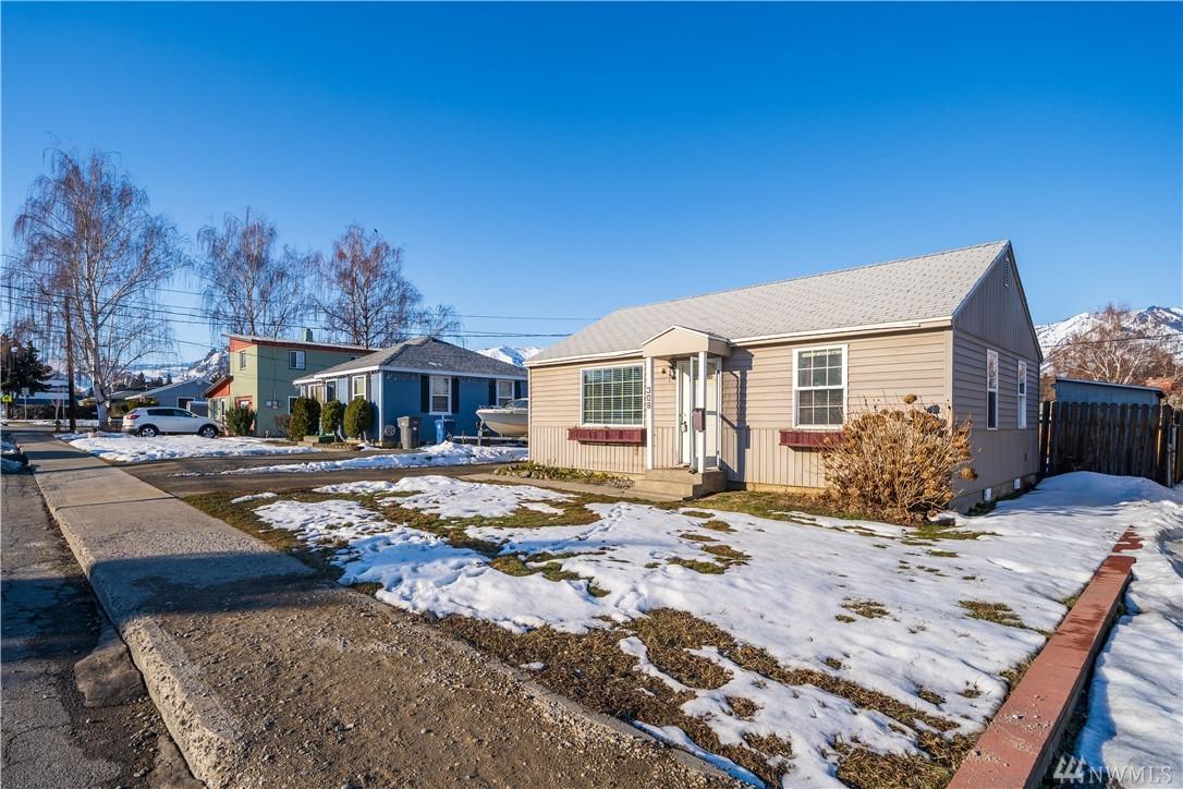 308 Sunset Ave - Photo 1
