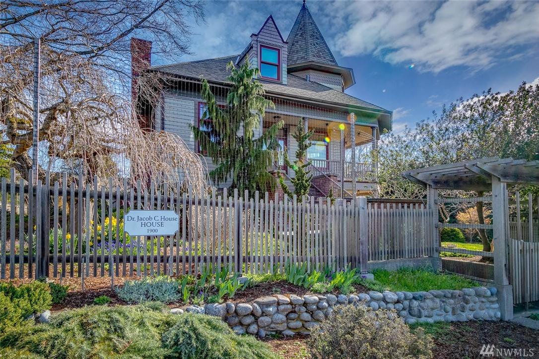 336 Fillmore St - Photo 1