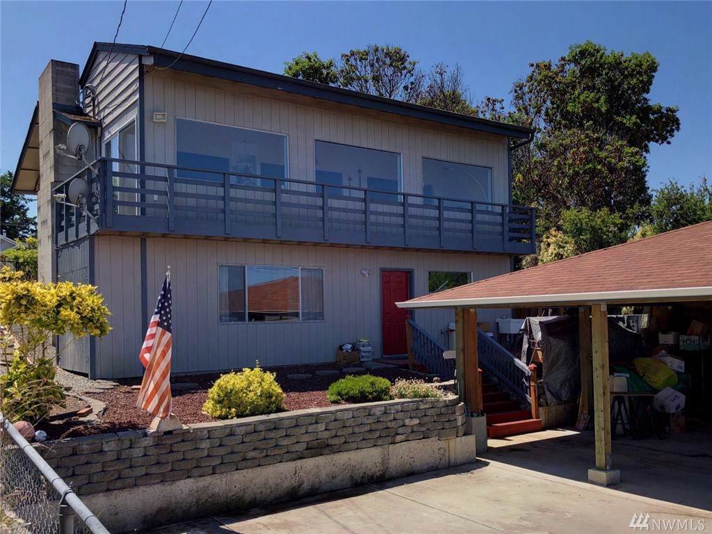 1709 5th Street - Photo 1
