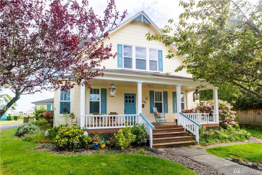 307 Lake St - Photo 1