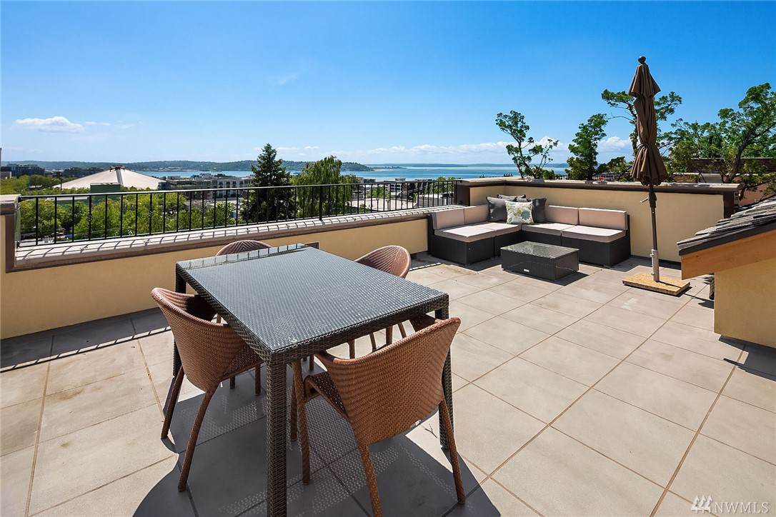 812 Warren Ave - Photo 1