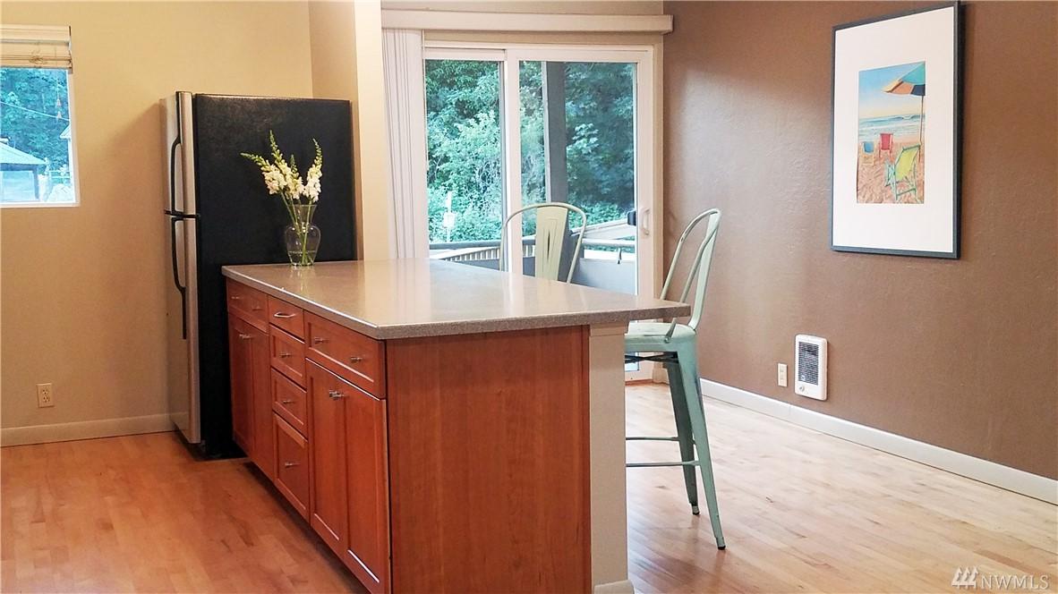 465 Winslow Wy - Photo 1
