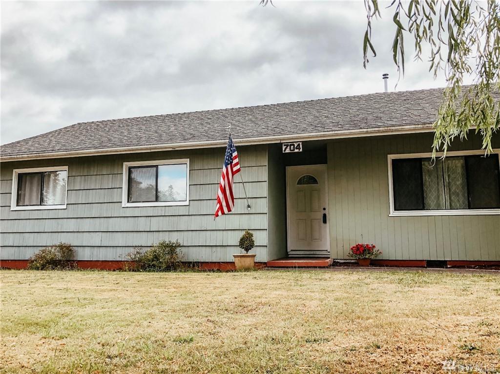 704 4th Ave - Photo 1