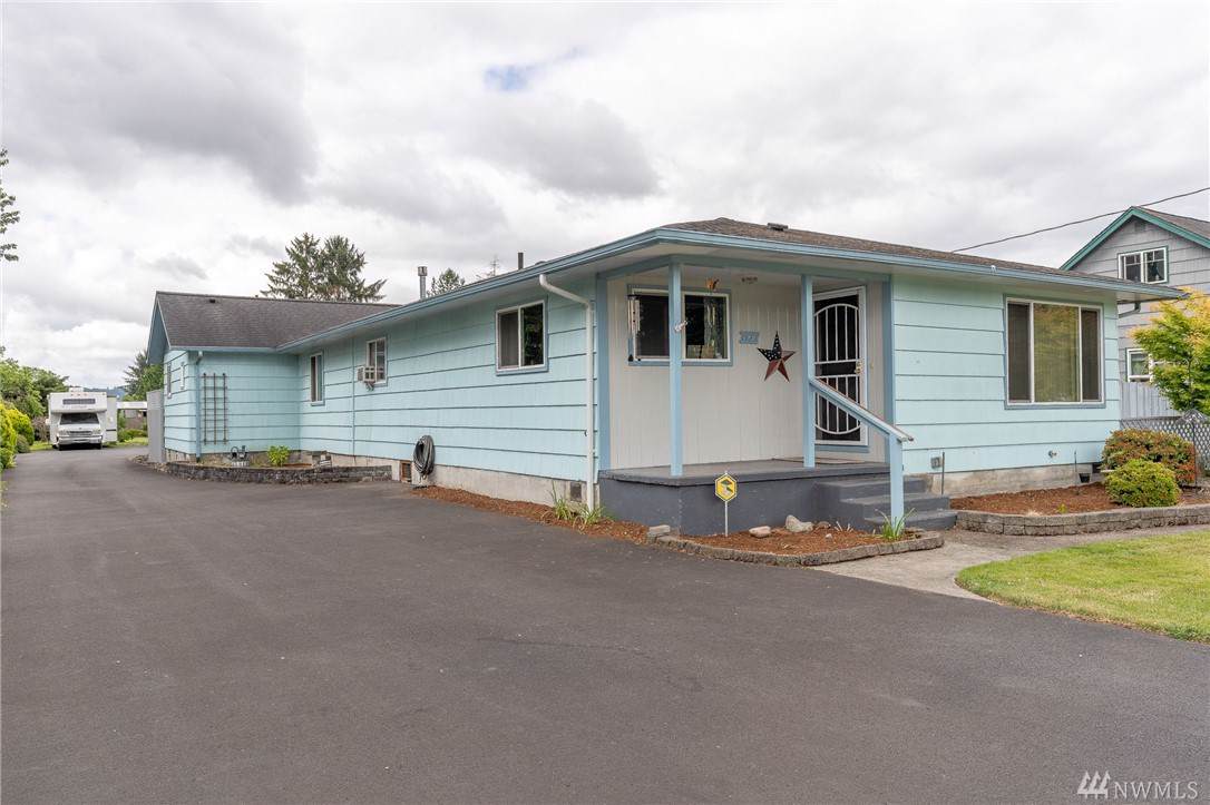 3127 Pine St - Photo 1