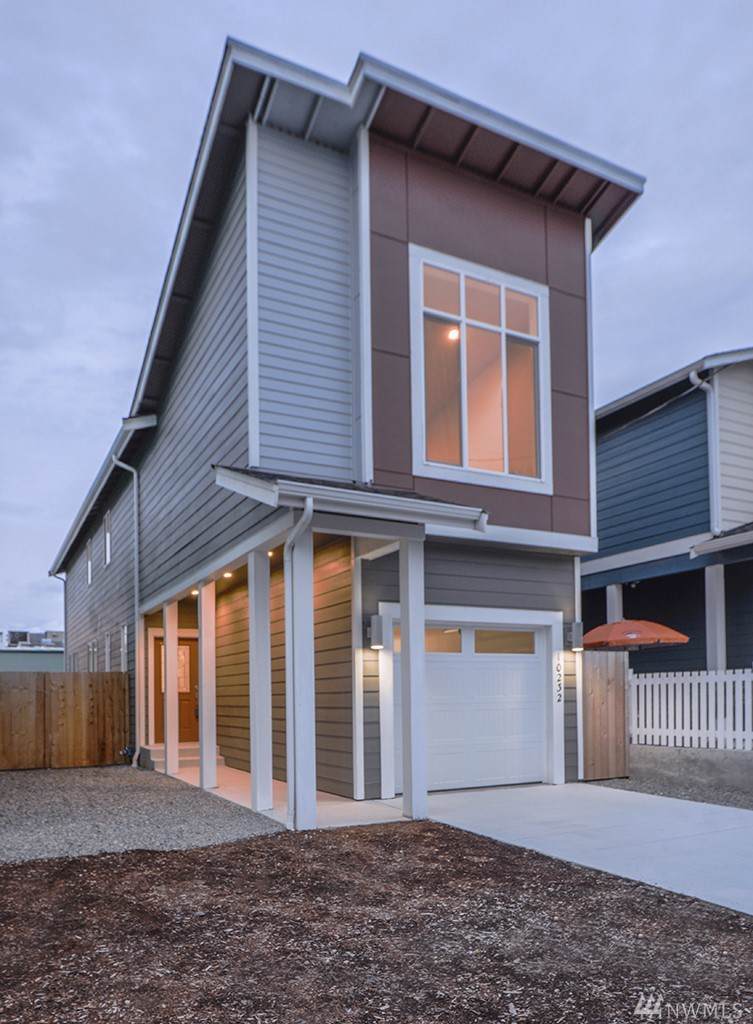 10232 17th Ave - Photo 1