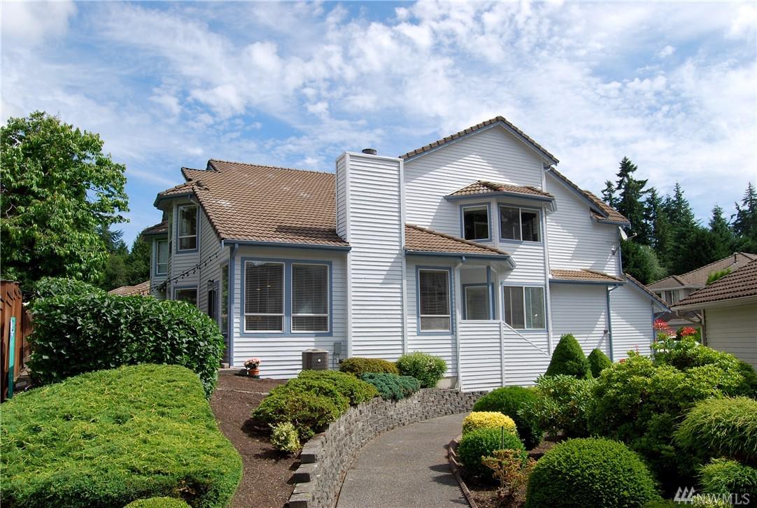 2000 Village Green Dr - Photo 1