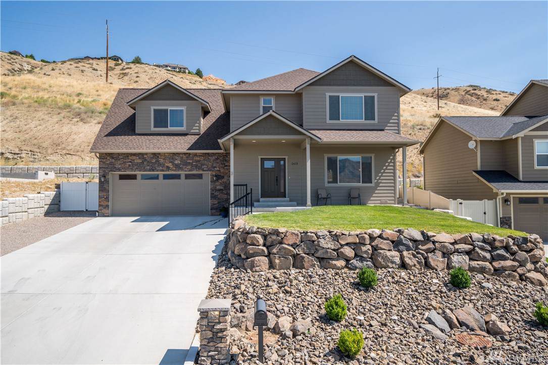2613 Catalina Ave - Photo 1