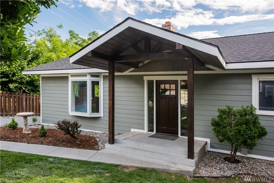 729 Riverside Dr - Photo 1