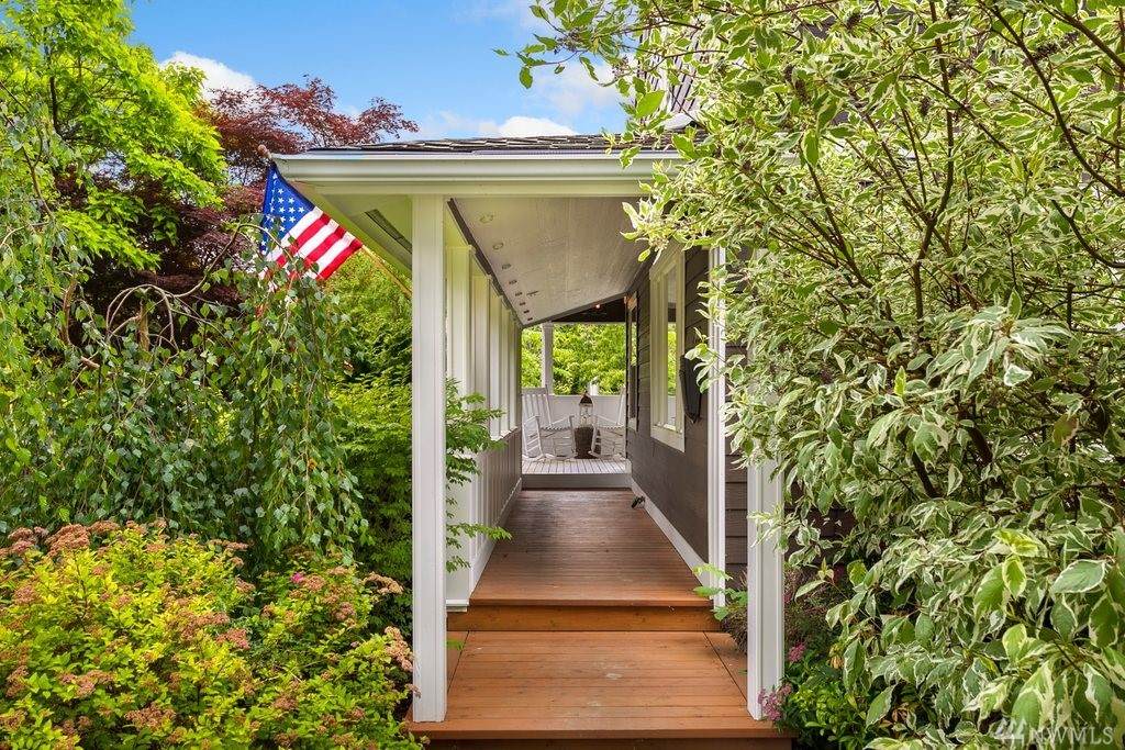 708 Ferry St - Photo 1