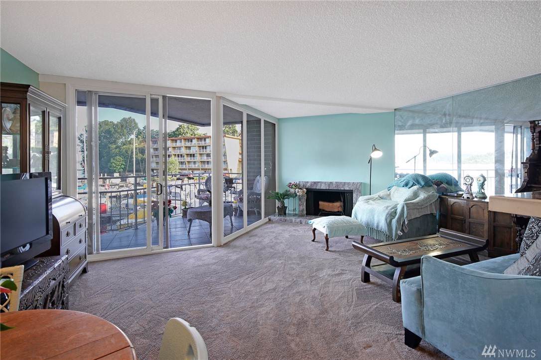 9500 Rainier Ave - Photo 1
