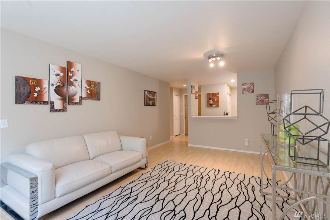 4421 Greenwood Ave - Photo 1