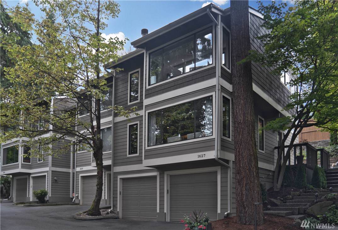 1627 107th Ave - Photo 1