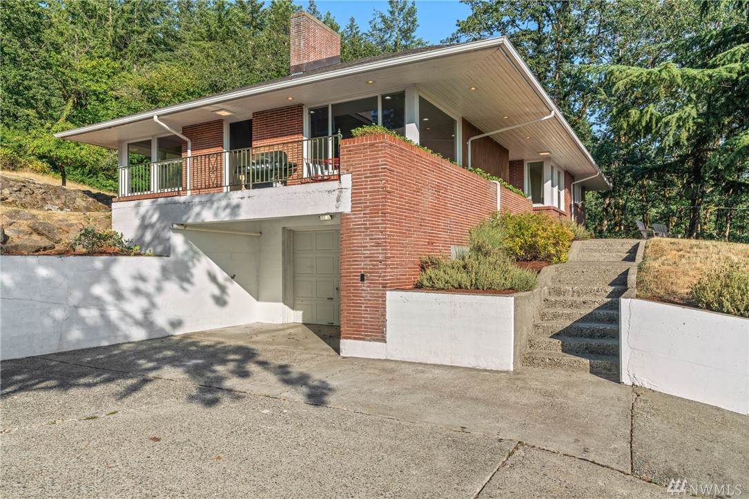 238 Adams Ave - Photo 1