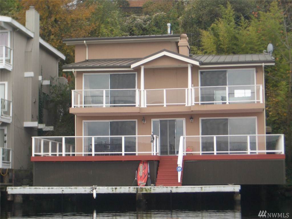 9664 Rainier Ave - Photo 1