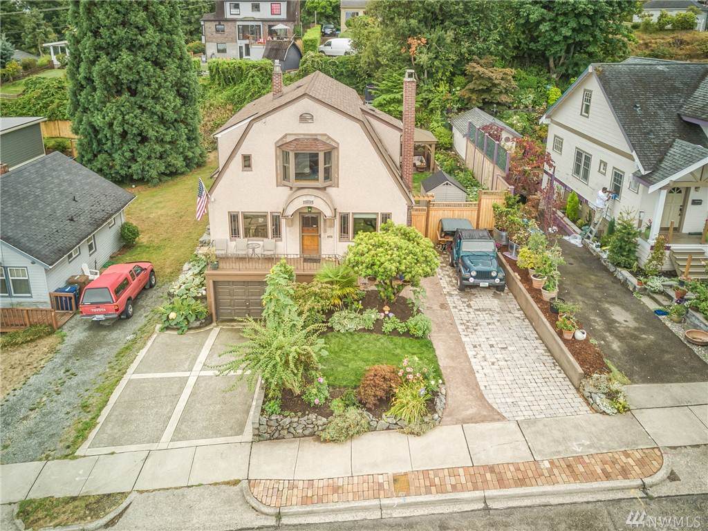 2614 30th St - Photo 1