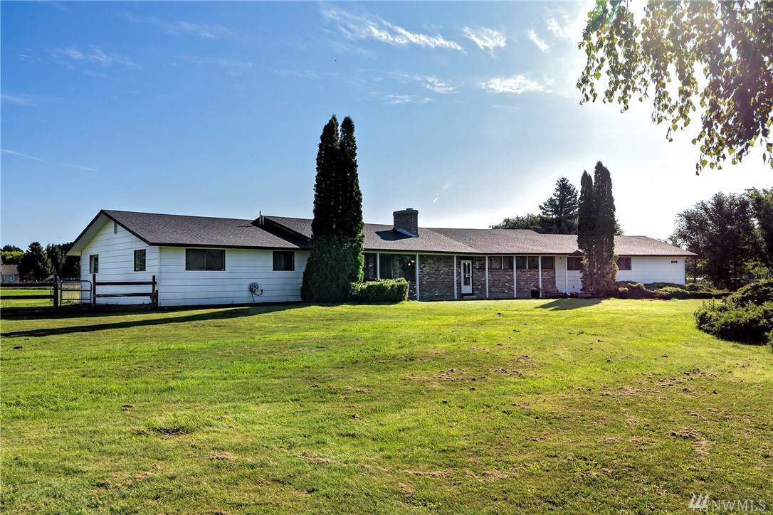 1903 Mt. Daniels Dr - Photo 1