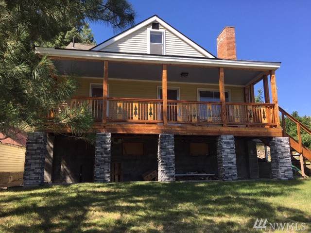 520 Broadway St - Photo 1