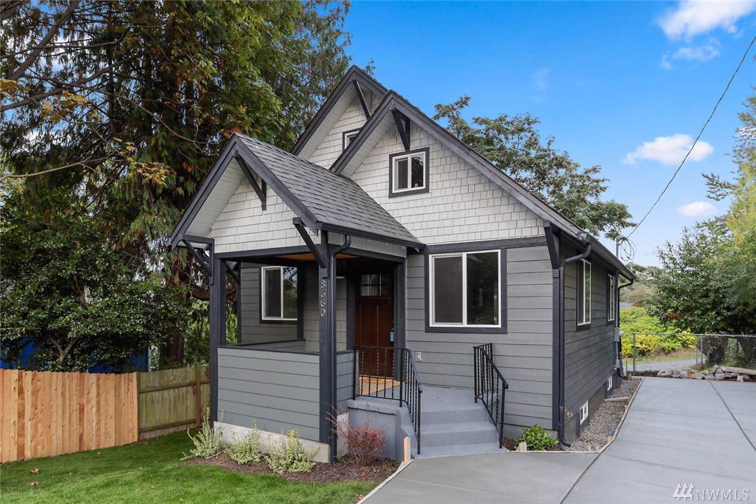 8660 Beacon Ave - Photo 1