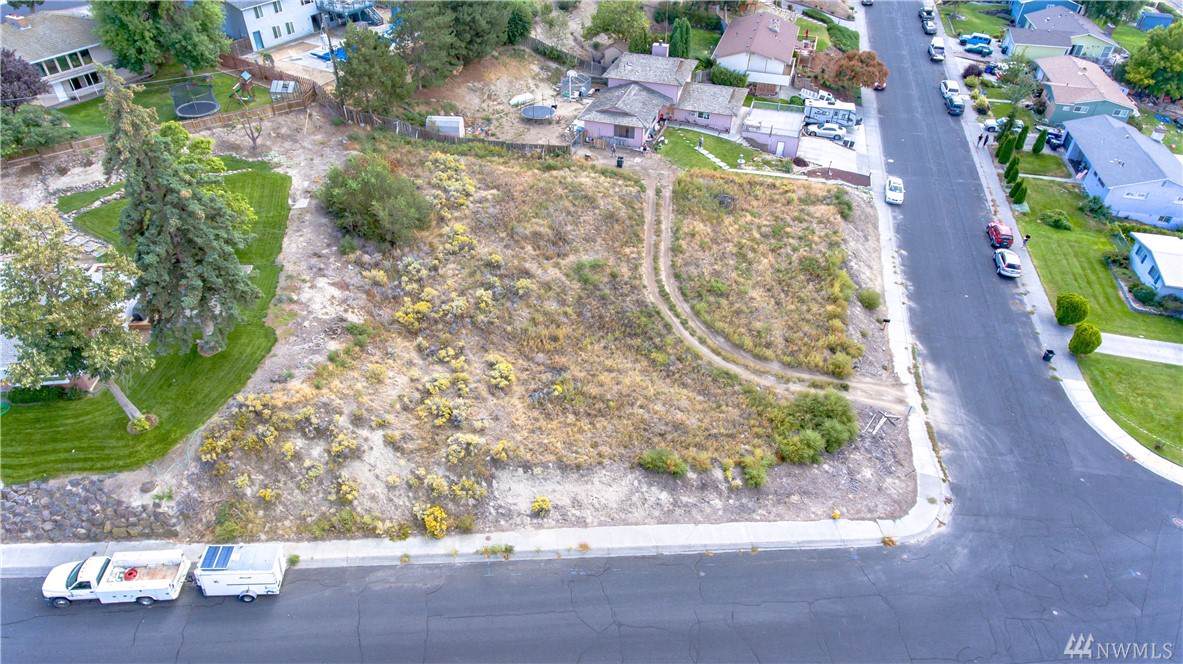225 Linden Ave - Photo 1