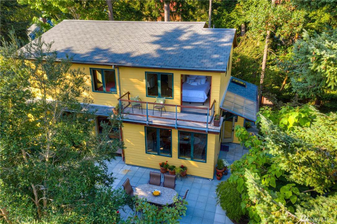 591 Wood Ave - Photo 1