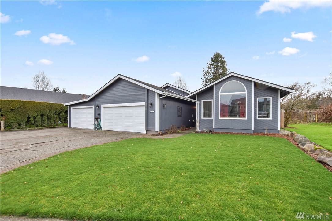 2419 Hickory Ave - Photo 1