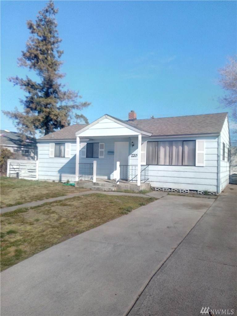 220 Loop Dr - Photo 1
