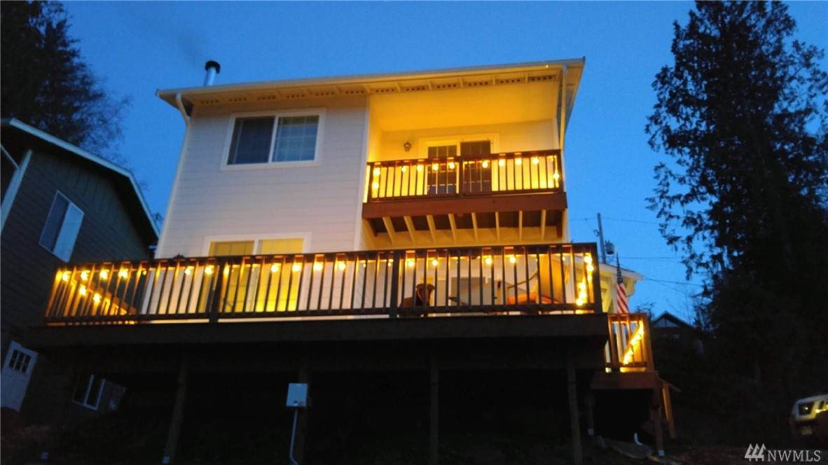 990 Lakeside Dr - Photo 1
