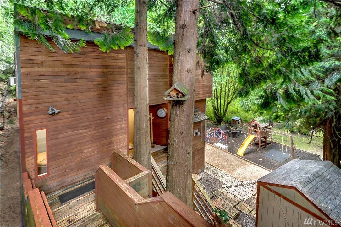 527 Alexander Avenue - Photo 1