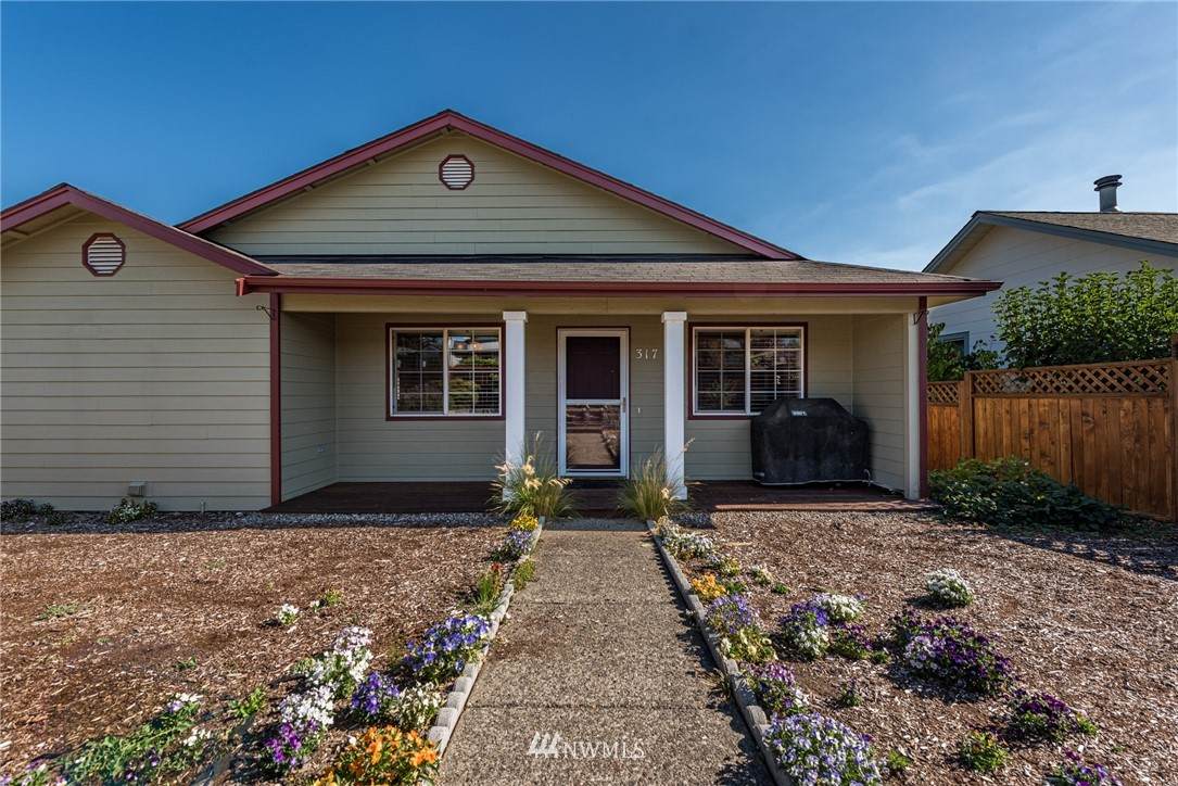 317 13th Street - Photo 1