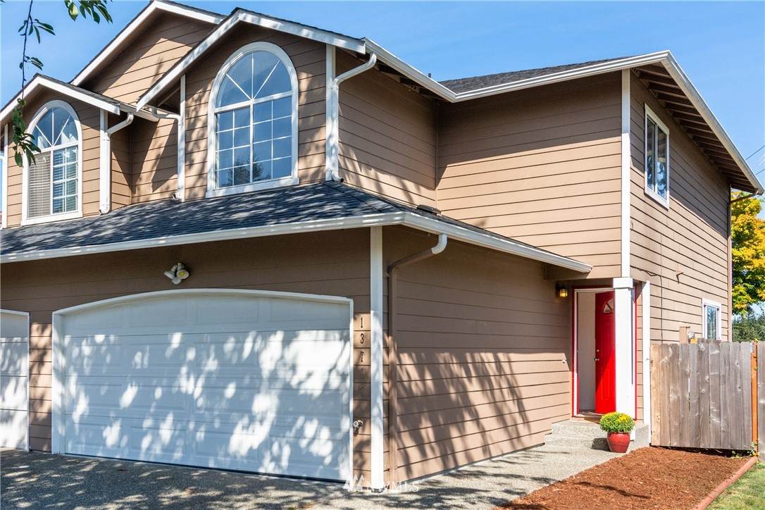 13717 9th Avenue - Photo 1
