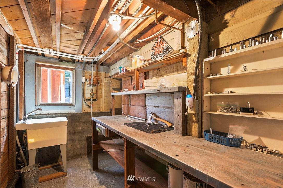 2270 Lotus Avenue - Photo 1
