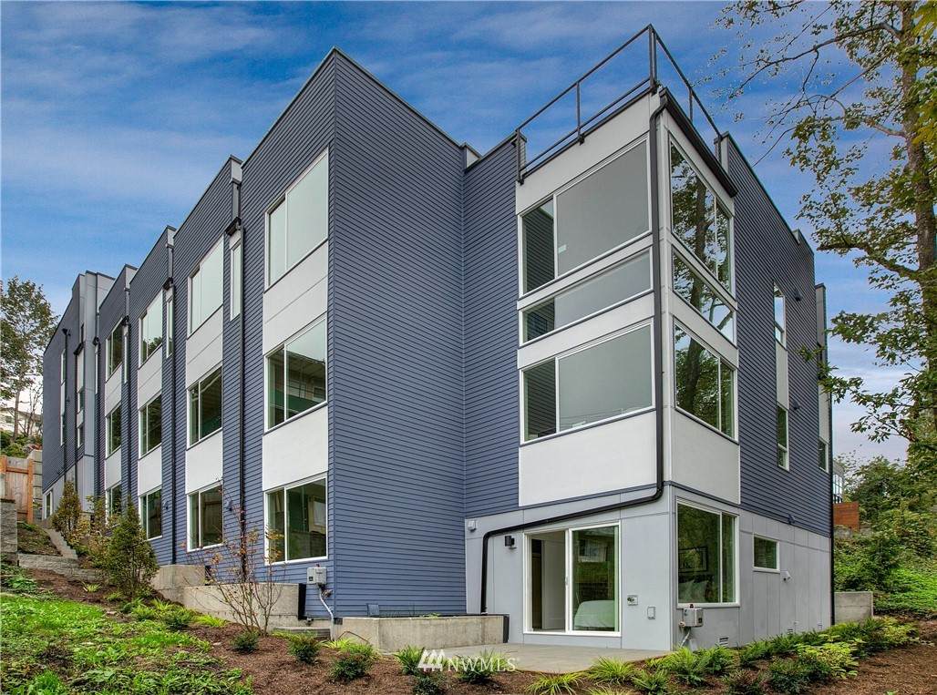 2513 13th Avenue - Photo 1